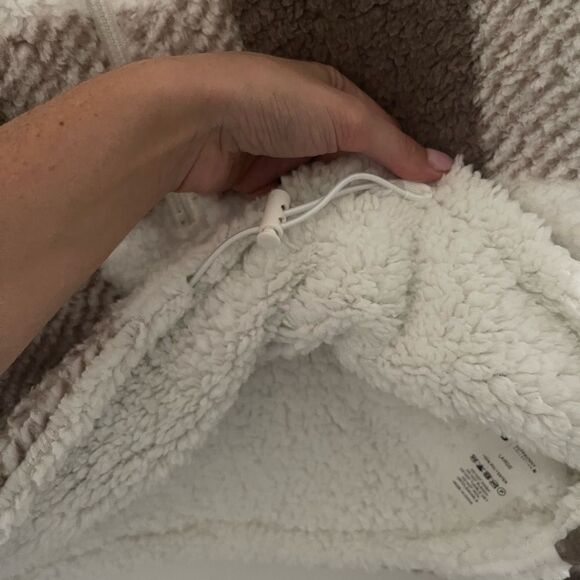 Buffbunny Cropped Fleece Size L - Picture 6 of 11